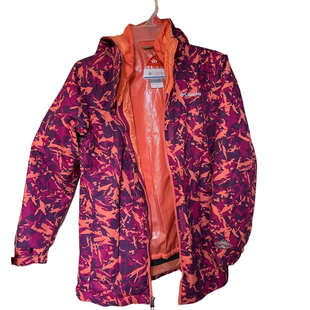 Girls Columbia Winter Coat With Light Jacket Inside!